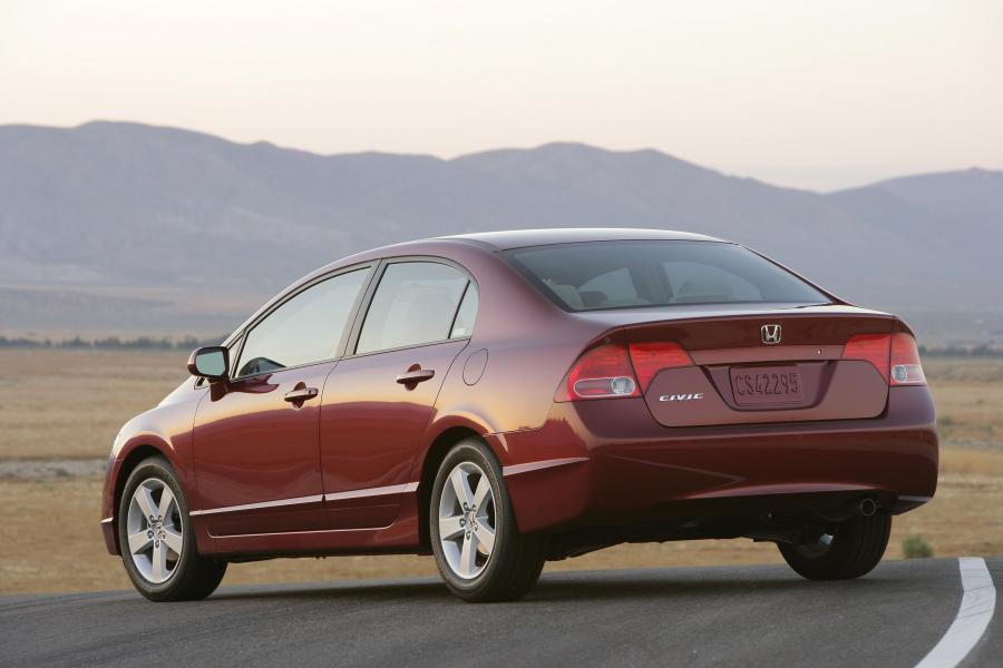  Honda Civic Sedan 2008 года  (фото 13 из 28)